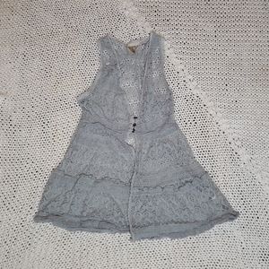 4 for $12 🧚‍♀️ Grey Lace Vest Top